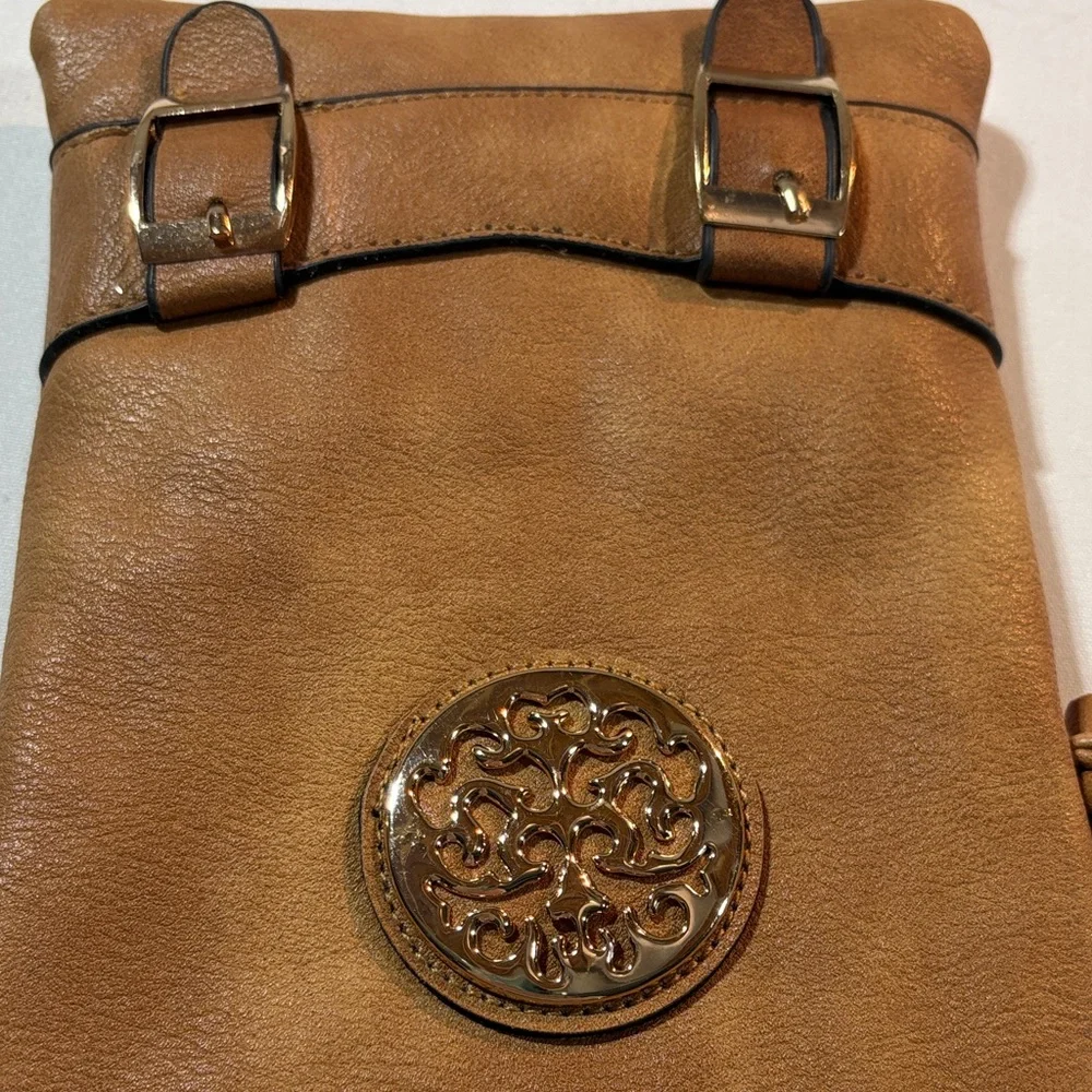 Elegant Tan Crossbody Leather Bag with Buckle Accents - Picture 7 of 9